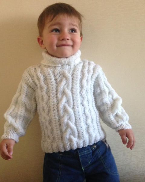 Baby Pullover mit Zopfmuster