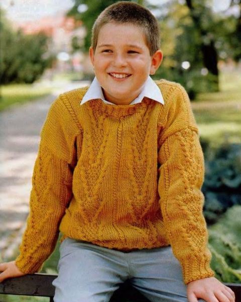 Jungen Pullover im Fantasiemuster