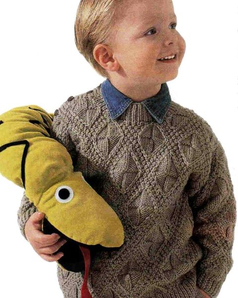 Kinderpullover im Fantasiemuster