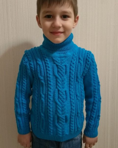 Rollkragenpullover für Kinder mit Zopfmuster