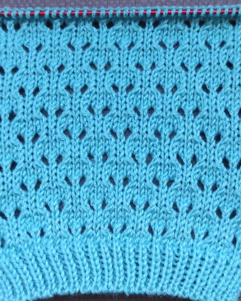 Einfaches Lochmuster stricken