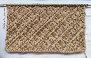 Diagonal-Ajourmuster stricken