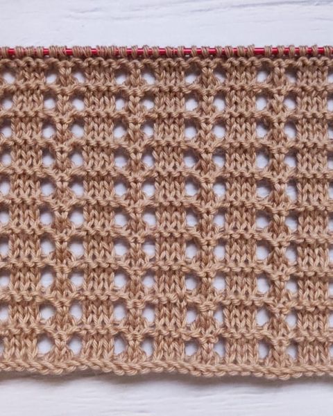 Einfaches Lochmuster stricken