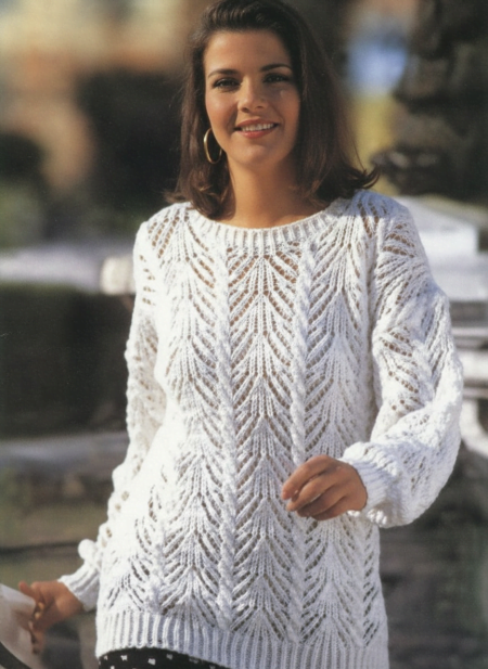 Pulli im Ajour-Zopfmuster