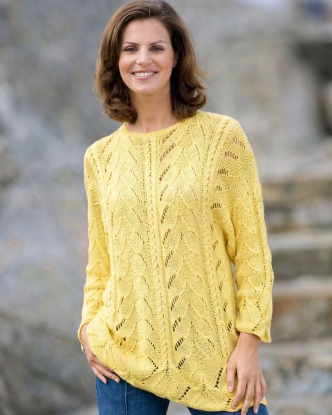 Pulli im Ajour-Zopfmuster
