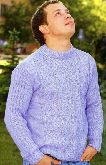Herrenpullover mit Relief-Zopfmuster