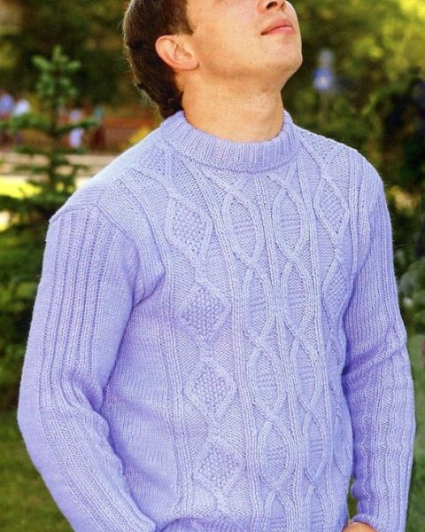 Herrenpullover mit Relief-Zopfmuster