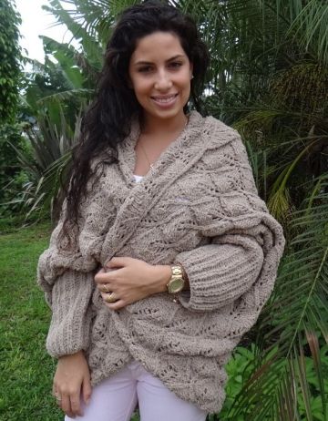 Strickjacke im Kokonstil mit Blattmuster
