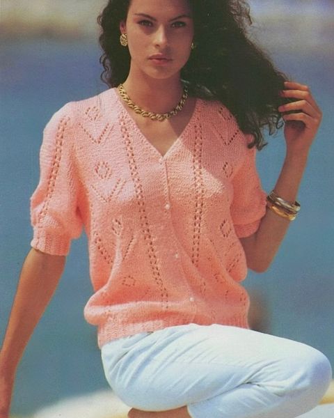 Sommerjacke mit Ajour-Blumenmuster