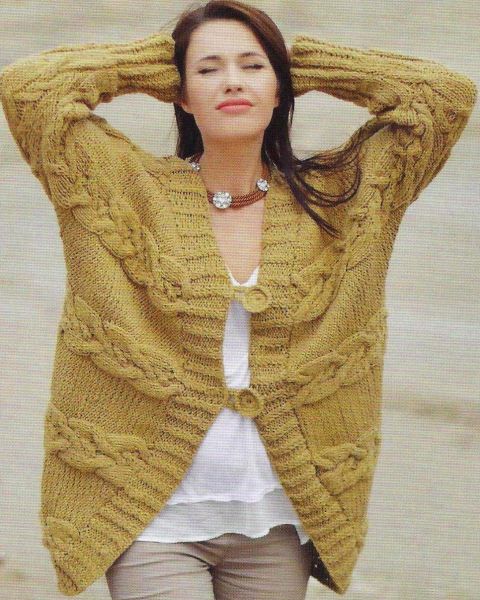 Quer gestrickte Zopfmusterjacke
