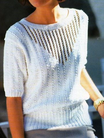 Weißer Pulli mit Gold-Passe