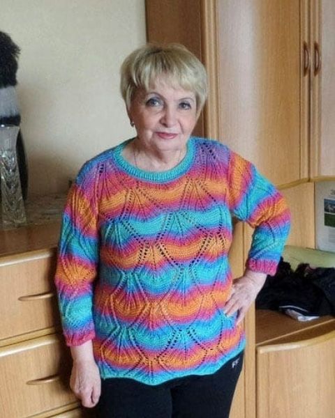 Pulli im Fantasiemuster