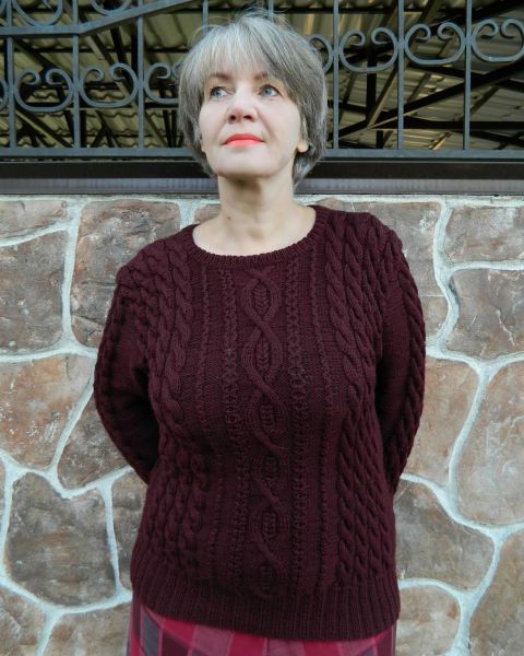Pullover mit Zopf- und Rautenmuster