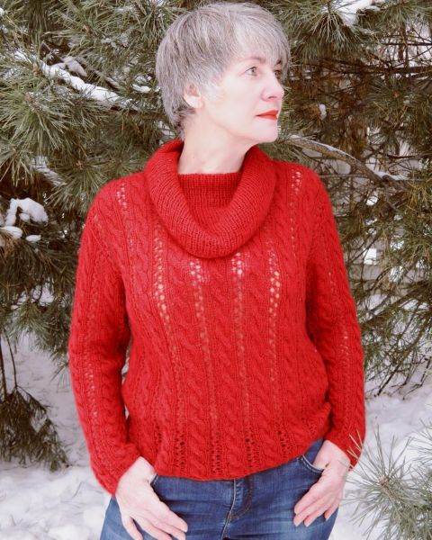 Zopfmusterpullover mit Rollkragen