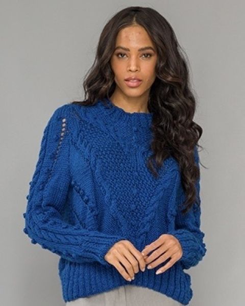 Pullover mit Reliefmuster und Zöpfen
