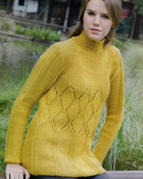 Pulli mit Stehkragen und Rautenmuster