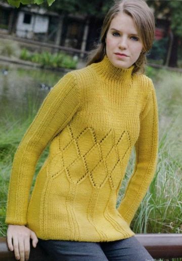 Pulli mit Stehkragen und Rautenmuster