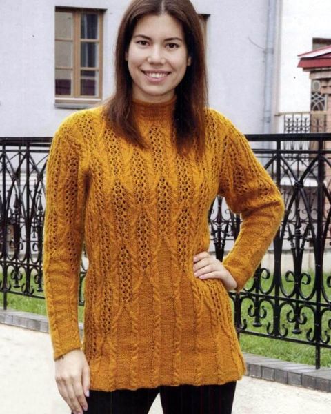 Pullover mit Ajour-Zopfmuster