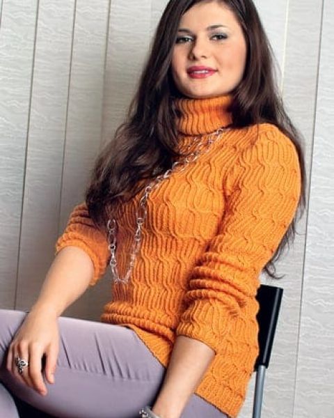 Rollkragenpullover im Reliefmuster